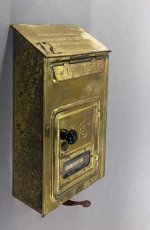 画像3: 1910-20's "CORBIN LOCK CO." Brass Wall Mount Mail Box (3)