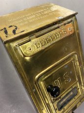 画像1: 1910-20's "CORBIN LOCK CO." Brass Wall Mount Mail Box (1)