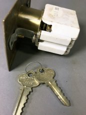 画像5: 1920-30's【P&F.CORBIN 】Unusual Key Locking Switch (5)