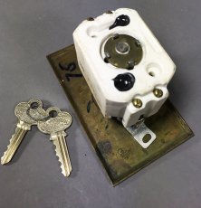 画像3: 1920-30's【P&F.CORBIN 】Unusual Key Locking Switch (3)