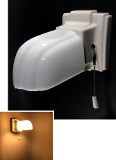 画像1: 1930's Art Deco "Porcelain＆Milk Glass" Bathroom Lamp (1)