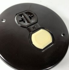 画像3: 1940's "Child's Proof" Bakelite Outlet Caps【11個セット】  (3)