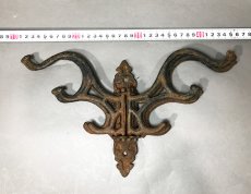 画像10: Around-1900's Cast Iron "Hat＆Jacket" Hooks (10)