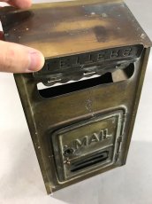 画像8: 1920-30's "CORBIN LOCK CO." Brass Wall Mount Mail Box (8)