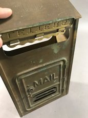 画像8: 1920-30's "CORBIN LOCK CO." Brass Wall Mount Mail Box (8)