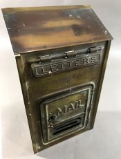 画像7: 1920-30's "CORBIN LOCK CO." Brass Wall Mount Mail Box (7)