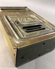 画像3: 1920-30's "CORBIN LOCK CO." Brass Wall Mount Mail Box (3)