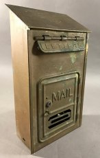 画像2: 1920-30's "CORBIN LOCK CO." Brass Wall Mount Mail Box (2)