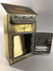 画像9: 1920-30's "CORBIN LOCK CO." Brass Wall Mount Mail Box (9)