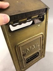 画像8: 1920-30's "CORBIN LOCK CO." Brass Wall Mount Mail Box (8)