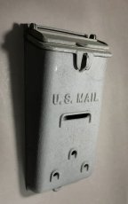 画像1: 1930-40's "Shabby" Wall Mount U.S. MAIL Box (1)