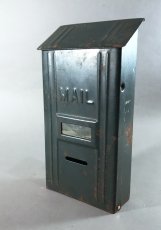 画像1: 1940's "STREAMLINE" Steel Wall Mount Mail Box (1)