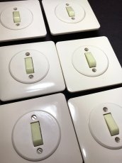 画像4: -＊残り3個＊- 1960-70's Bakelite "GLOW" Switch 【デッドストック - 6個バラ売り】 (4)