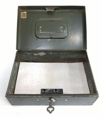 画像8: 1940's "ASCO NEW YORK" Steel Safety mini Box with Key (8)