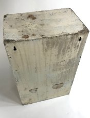 画像7: 1940-50's French "Shabby" Steel Bathroom Medicine Cabinet (7)