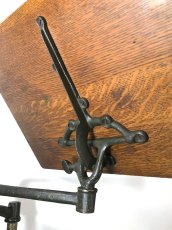 画像5: ☆ 1910's “Cast Iron” Pivoting Swing Arm Book Stand ☆ (5)