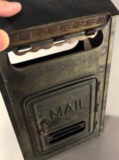 画像6: 1920-30's "CORBIN LOCK CO." Brass Wall Mount Mail Box (6)