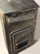 画像5: 1920-30's "CORBIN LOCK CO." Brass Wall Mount Mail Box (5)