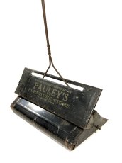 画像1:  1930-40's  “Pauley’s Furniture Store” Advertising Dust Pan  (1)