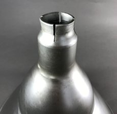 画像2: 【処分品】  1940-50's Aluminum Lamp Shade （大きいです） (2)