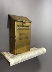 画像3: 1890-1910's "Solid Brass" Wall Mount Mail Box 【Made in ENGLAND】 (3)