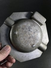 画像8: 1920-30's "ADVERTISING" Cast Aluminum Ashtray (8)