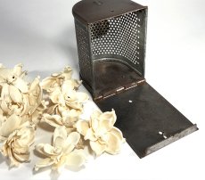 画像4: 1910-20's "West Disinfecting Co. N.Y." Steel Mesh Box (4)