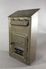 画像8: 1920-30's "CORBIN LOCK CO."  Brass Wall Mount Mail Box  【鍵付き】 (8)