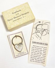 画像2:  1940's  ♡Heart Shaped♡ Advertising Key Ring  【箱付きDEAD-STOCK】 (2)