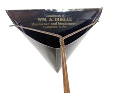 画像5: 1930-40's 【WM. DOELLE HARDWARE CASHMERE】 Advertising Dust Pan (5)