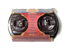 画像2: 1940's "Child's Proof" Bakelite Outlet (2)