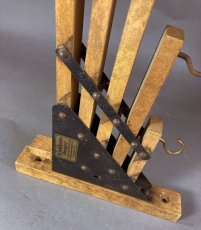 画像2: 1920-30's "Holds more Hanger" Wood＆STEEL Folding Hanger (2)