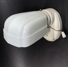 画像2: 1930-40's Art Deco Porcelain Bathroom Lamp (2)