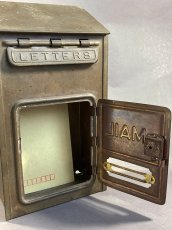 画像7: 1920-30's "CORBIN LOCK CO." Brass Wall Mount Mail Box (7)