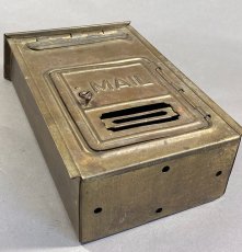 画像9: 1920-30's "CORBIN LOCK CO." Brass Wall Mount Mail Box (9)