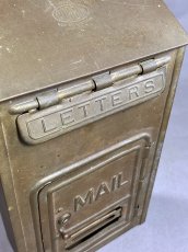 画像5: 1920-30's "CORBIN LOCK CO." Brass Wall Mount Mail Box (5)