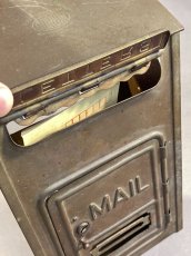 画像6: 1920-30's "CORBIN LOCK CO." Brass Wall Mount Mail Box (6)