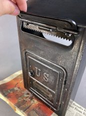 画像6: ☆CORBIN LOCK CO.☆ 最古モデル！！ 1900-10's Brass Wall Mount Mail Box with Newspaper Holder (6)