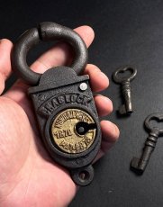 画像2: 【NSW Railways】  1870's “CRAB LOCK”  Cast Iron Railroad Padlock (2)