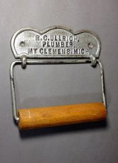 画像1: 1900's "ADVERTISING" Cast Iron Toilet Paper Holder  (1)