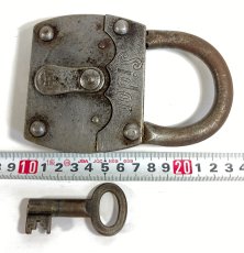 画像8: Cast Iron Padlock (8)