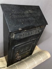 画像2: ★CORBIN LOCK CO.★ 最古モデル！！ 1900-10's Brass Wall Mount Mail Box with Newspaper Holder  【オリジナルキー付き】 (2)