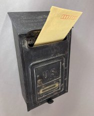 画像8: ★CORBIN LOCK CO.★ 最古モデル！！ 1900-10's Brass Wall Mount Mail Box with Newspaper Holder  【オリジナルキー付き】 (8)