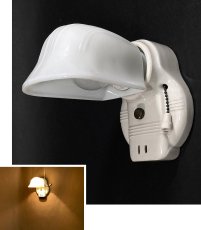 画像1: 1930-40's Art Deco Porcelain Bathroom Lamp (1)