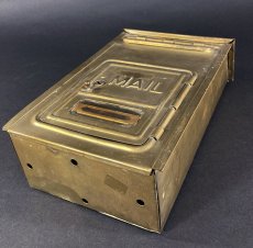 画像8: 1920-30's "CORBIN LOCK CO." Brass Wall Mount Mail Box (8)