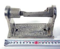 画像8: 1890-1910's "A.P.W PAPER CO. N.Y." Iron Toilet Paper Holder (8)