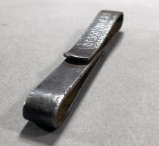 画像2: 1900-20's  【CHICAGO TAILORING CO.】 Steel "BELT CLIP" (2)