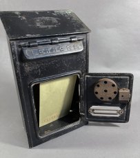 画像5: 【CORBIN LOCK CO.】 1920-30's Brass Wall Mount Mail Box with Thermometer (5)