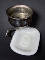画像2: 1900-20's Cast Brass "Victorian" Nickel Cup and Soap Dish Holder w/ glass insert (2)