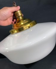 画像5:  【特大です。】 1920's Milk Glass "School House" Ceiling Light  (5)